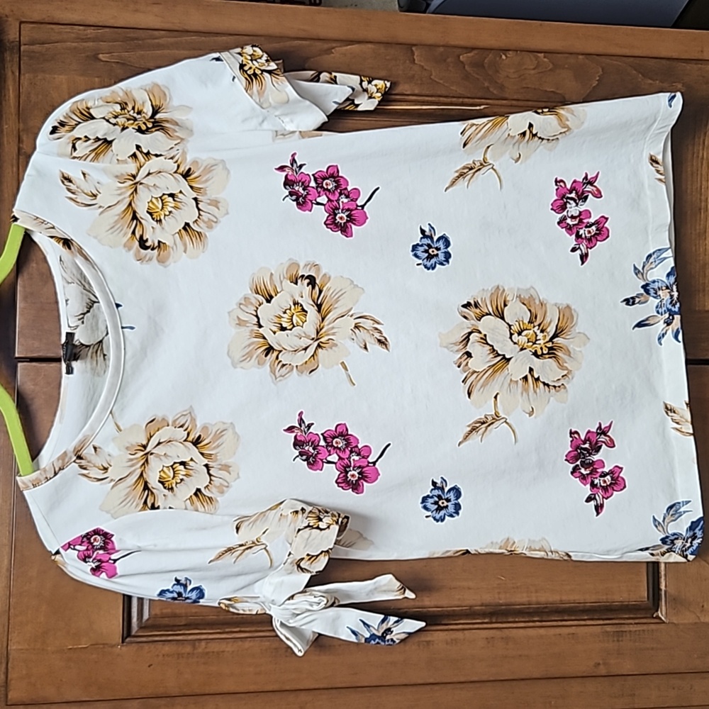 Anna Taylor flower top